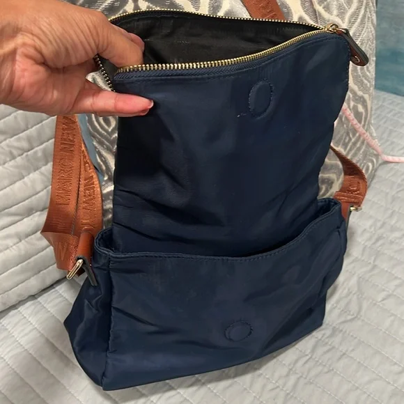 Marc Jacob’s Crossbody Bag Purse - Picture 6 of 12